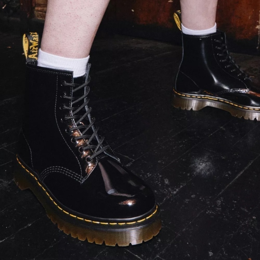 NIB Dr. Martens 1460 Black BEX PATENT LEATHER LACE UP BOOTS Size: 6